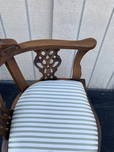 65492 + 65504: Pair Solid Mahogany Hand Carved Armchairs Chair s