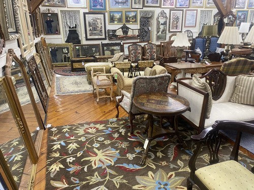 66394    Decorator Table Lamp Light with Shade Stamped  FR r258 on base