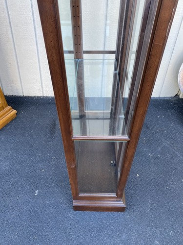 BN 03: Curio China cabinet