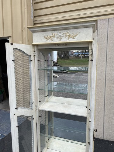 65352   Decorator Curio Cabinet HEKMAN French Regency  ???