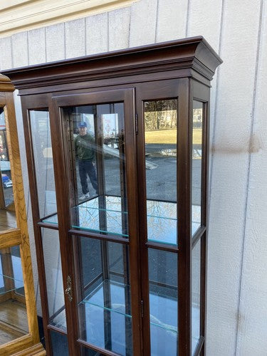 BN 03: Curio China cabinet