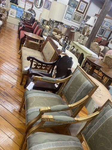 66394    Decorator Table Lamp Light with Shade Stamped  FR r258 on base