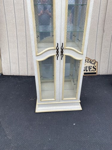 65352 Decorator Curio Cabinet HEKMAN French Regency ???
