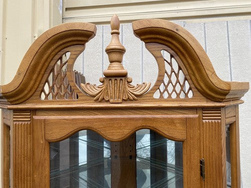 65091 Oak Corner Curio Cabinet with Plate Glass Shelves (BN 05)