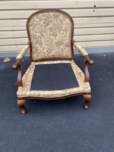 65790    Large Comfortable Armchair Chair