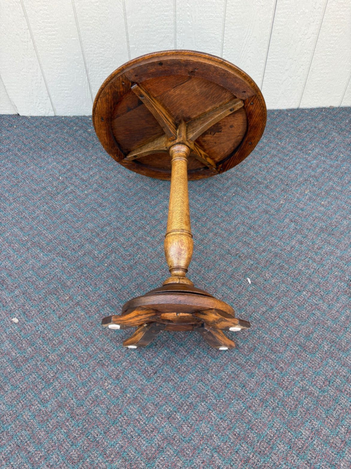 67691 Victorian Vintage Oak Pedestal Lamp Table with Turned Base