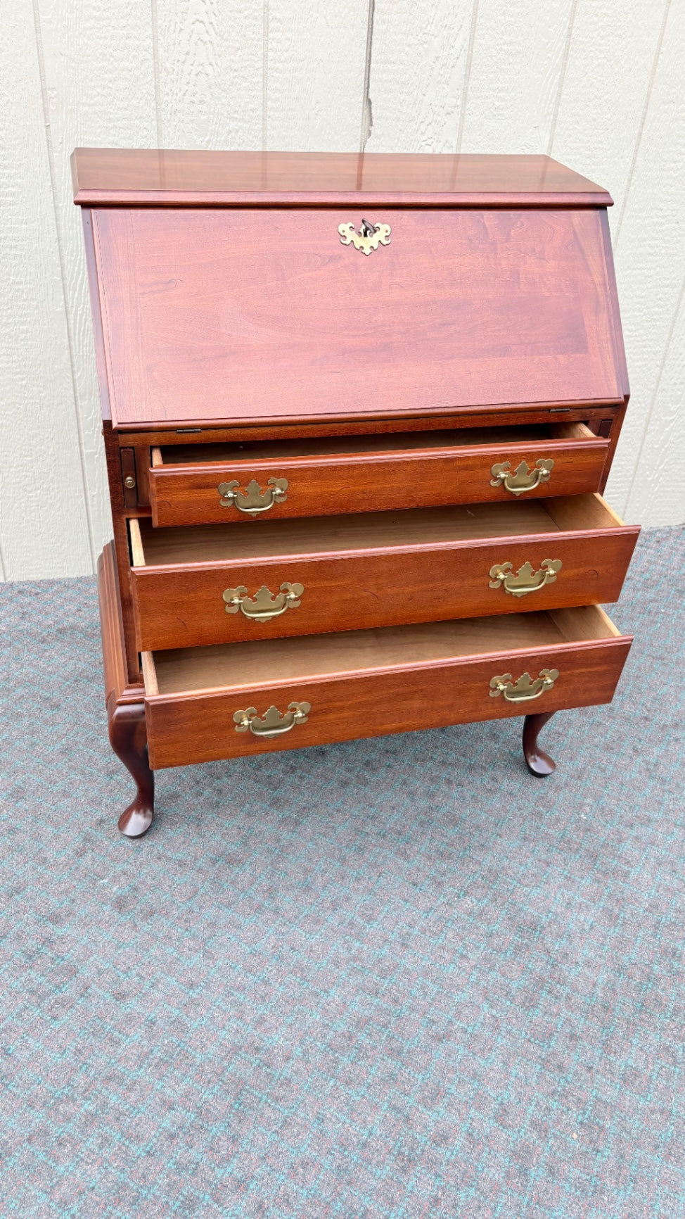 68080  Queen Anne Style Mahogany Slant Front Desk with Cabriole Legs
