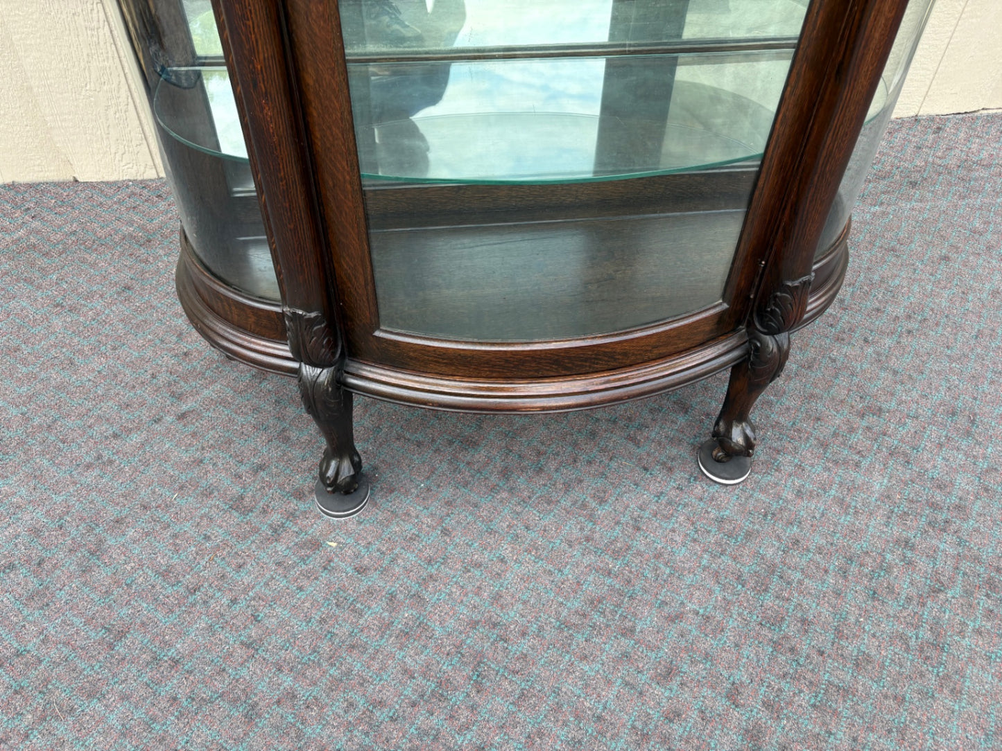 67971 Antique Curved Glass Oak China Cabinet with Lion Carvings