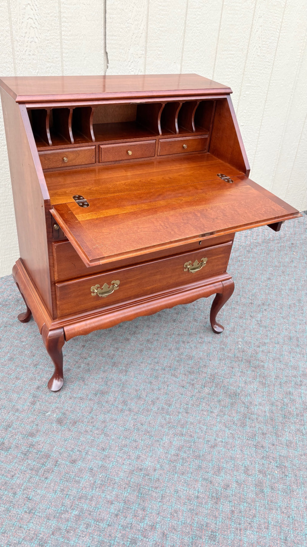 68080  Queen Anne Style Mahogany Slant Front Desk with Cabriole Legs