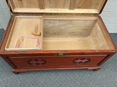 67075 Mahogany Oriental Blanket Chest With Sliding Tray