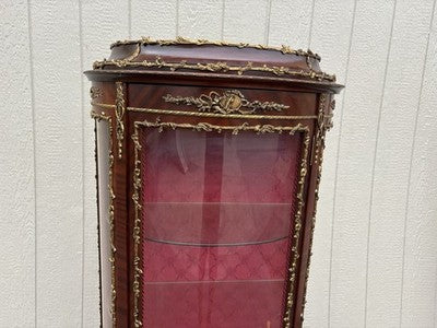 67095 Louis XV Curio China Cabinet with Bronze ormalu