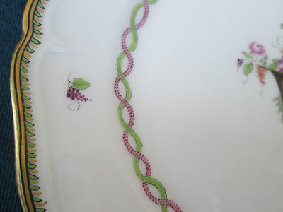 COL 01 MWW:  SET OF 11 ANTIQUE PORCELAIN URN & FLOWERS 8" PLATES