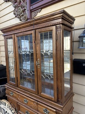67122 Leaded Glass Oak China Cabinet Curio