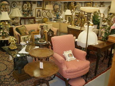 46502: MAHOGANY CURIO CABINET WITH BOOKCASE TOP