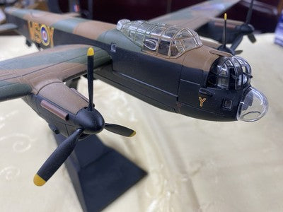 ES 210:   Diecast Airplane Plane AA32618