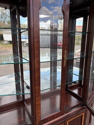 67135 Banded Mahogany Thomasville Breakfront China Cabinet Curio