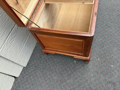 67075 Mahogany Oriental Blanket Chest With Sliding Tray
