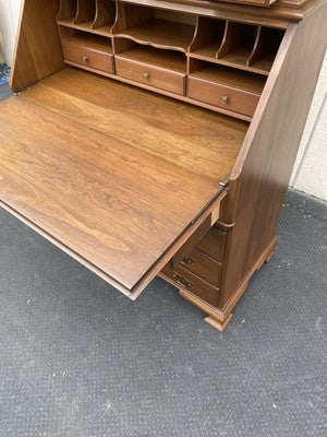 66506 Pennsylvania House Secretary Desk w/ Bookcase top