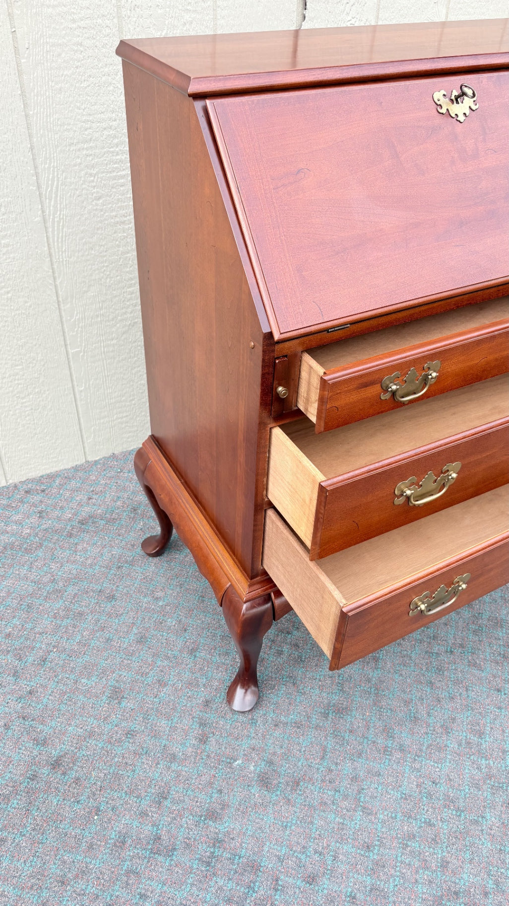 68080  Queen Anne Style Mahogany Slant Front Desk with Cabriole Legs