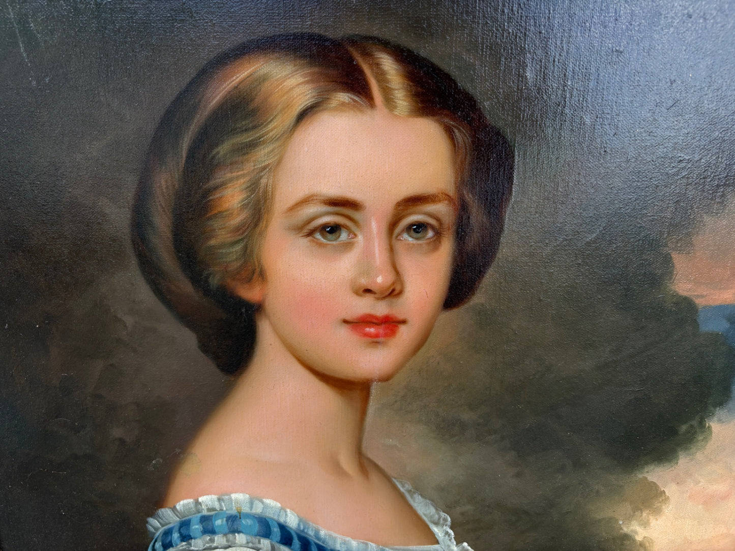 68040 Elegant Victorian Portrait of a Woman in Ornate Gilded Frame