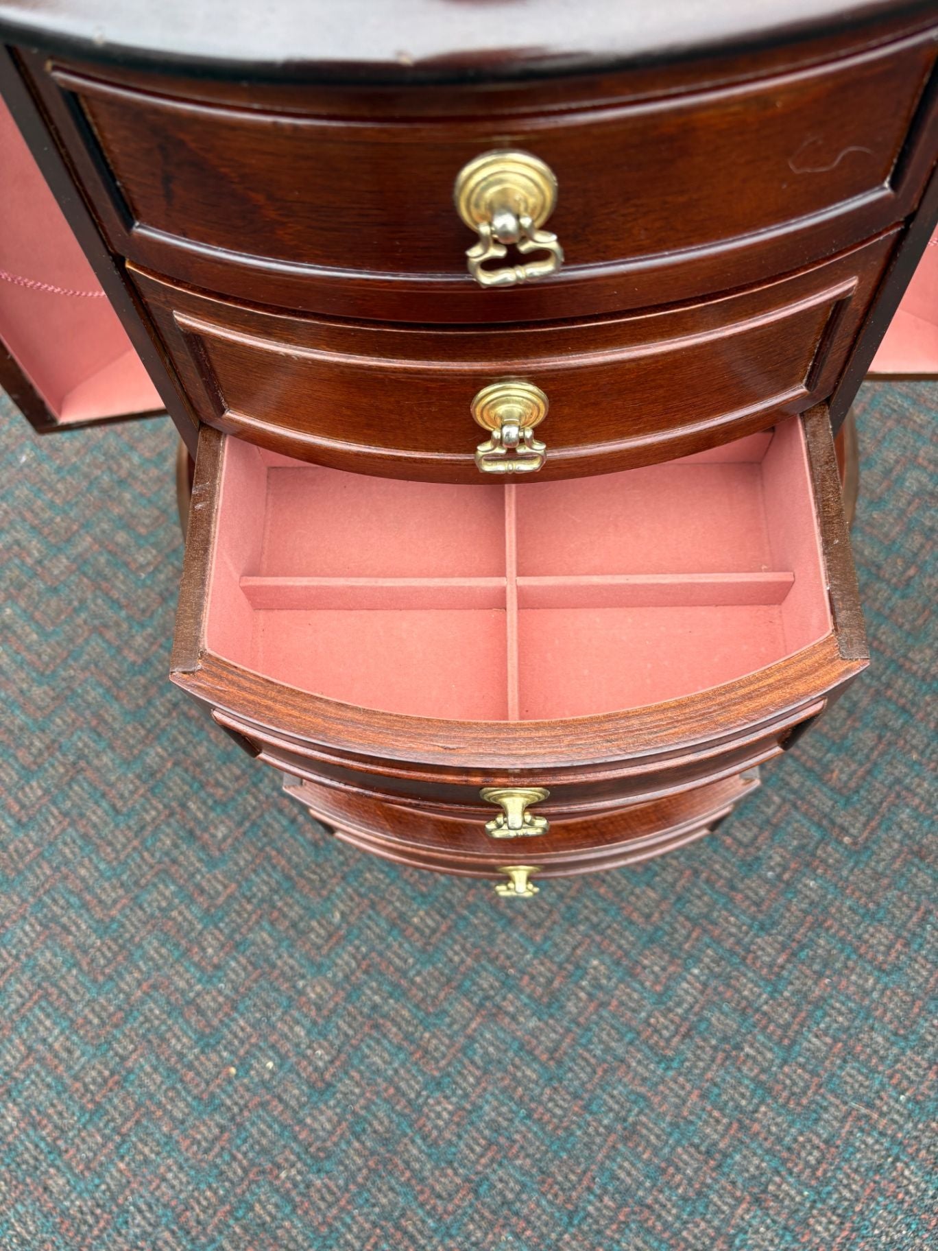 67470  Elegant Mahogany POWELL Furniture Half Round Jewelry Cabinet with Felt Lining