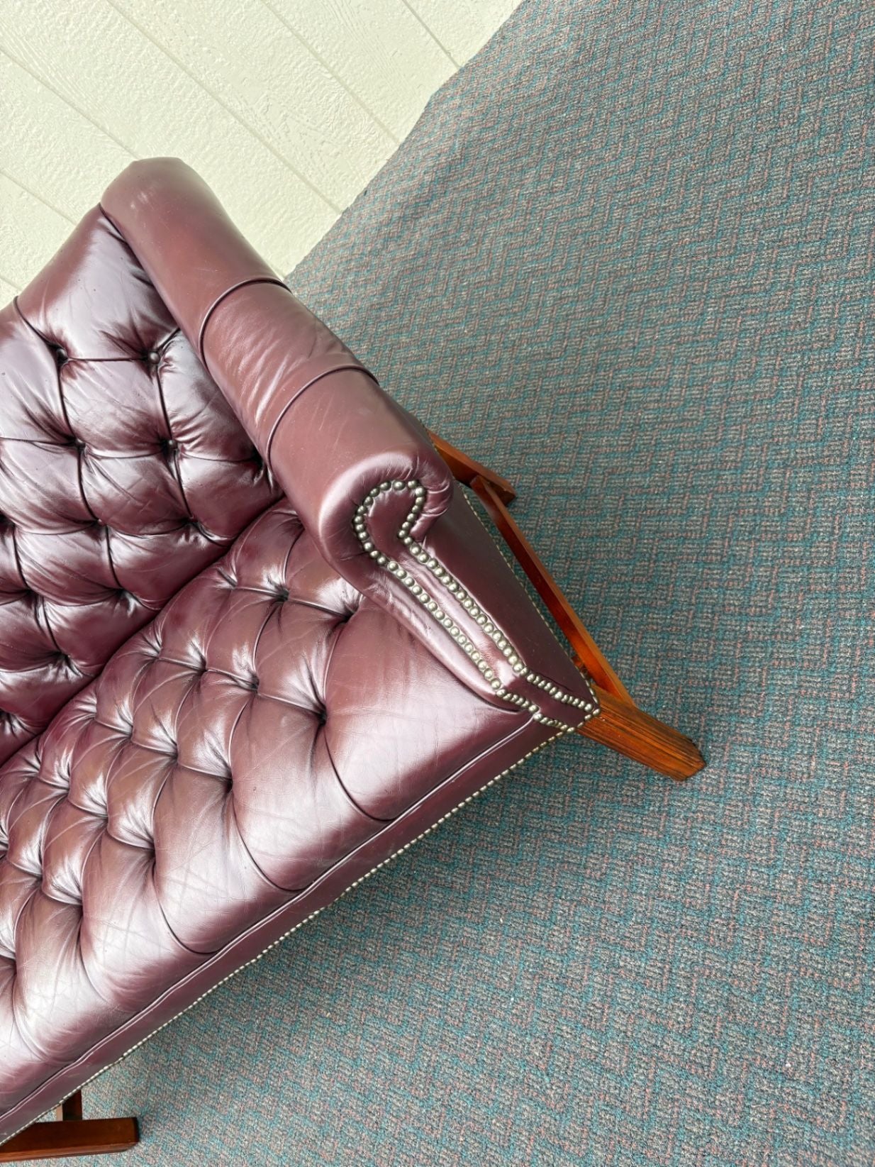 67506  Classic Chesterfield Tufted Leather Loveseat with Nailhead Trim