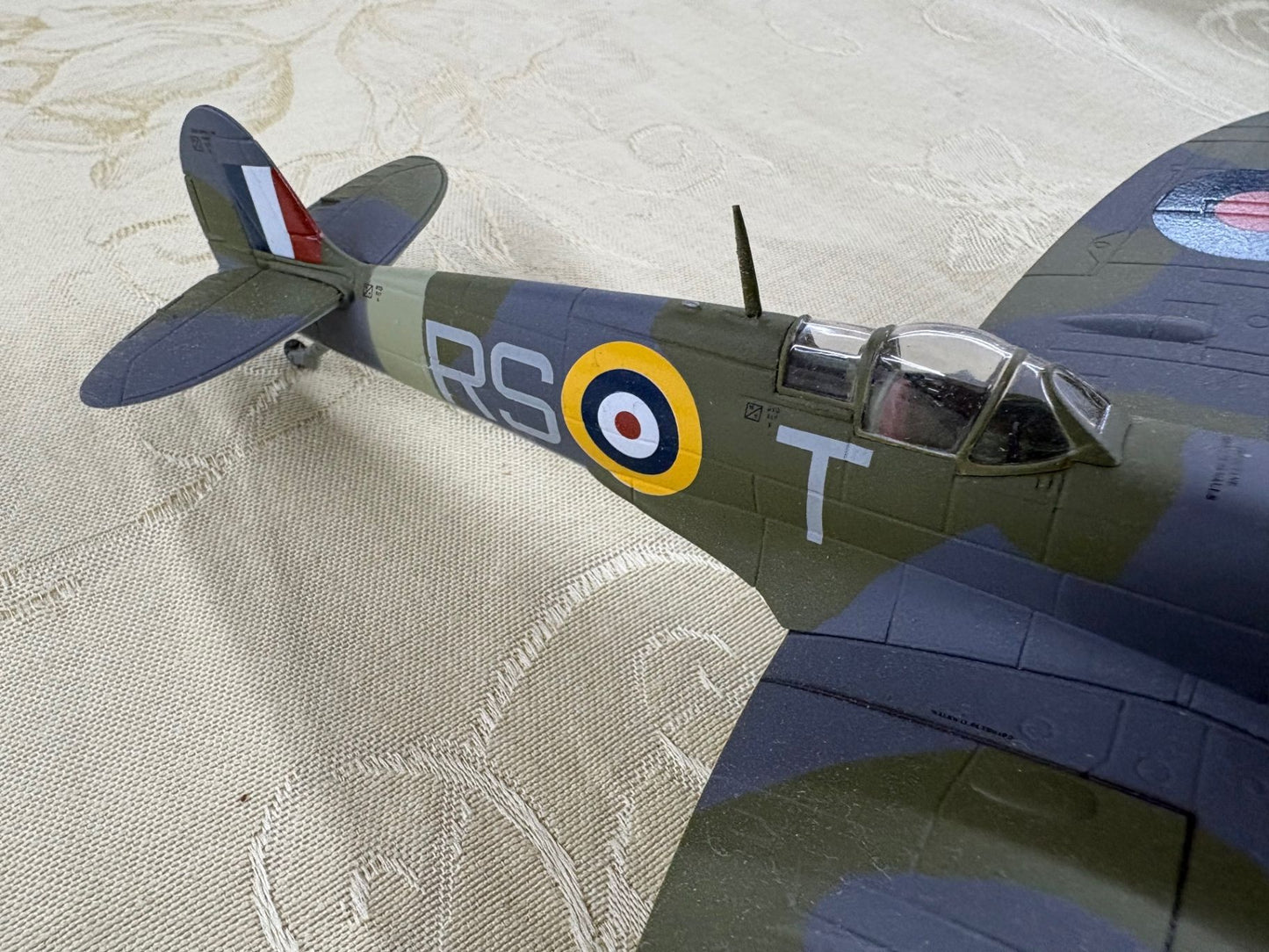 ES205  Franklin Mint Armour Collection WWII Spitfire Model Plane