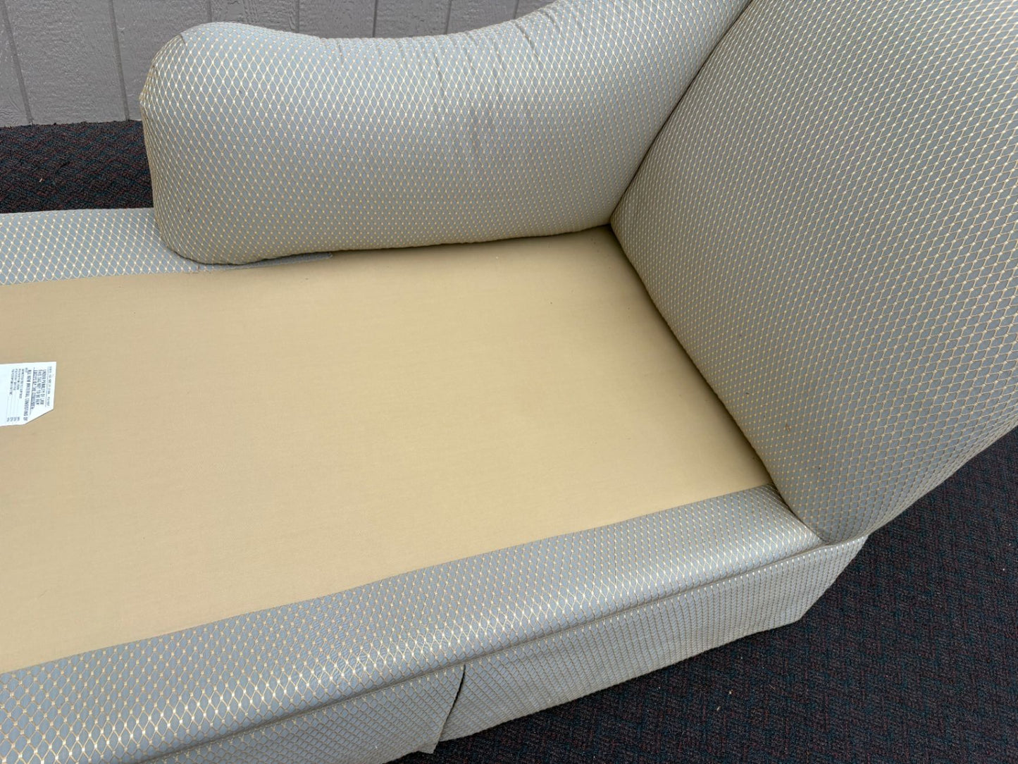 67531 Thomasville Upholstered Fainting Couch with Skirted Base