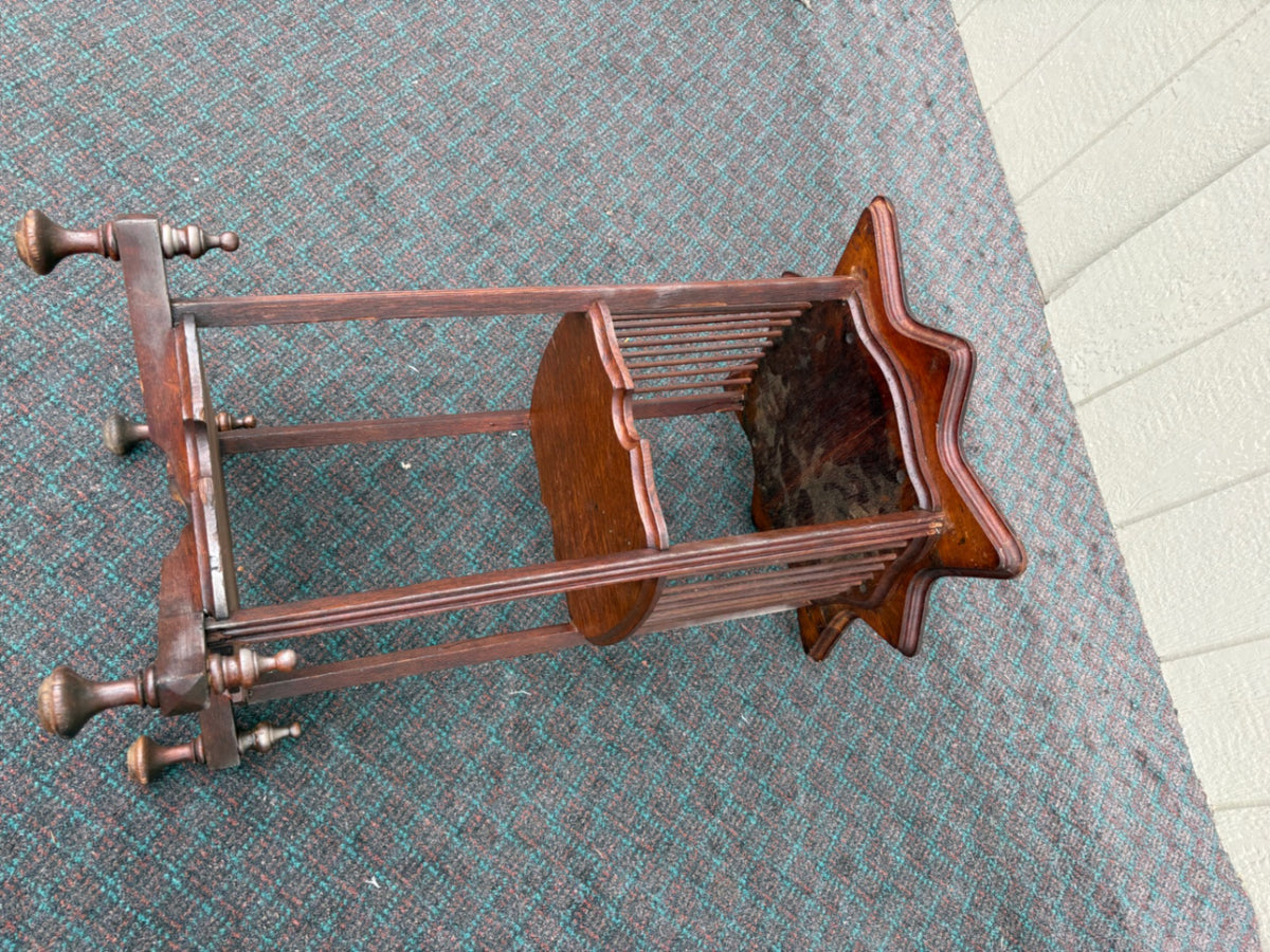 68123 Antique Oak Star Side Table with Two-Tier Design