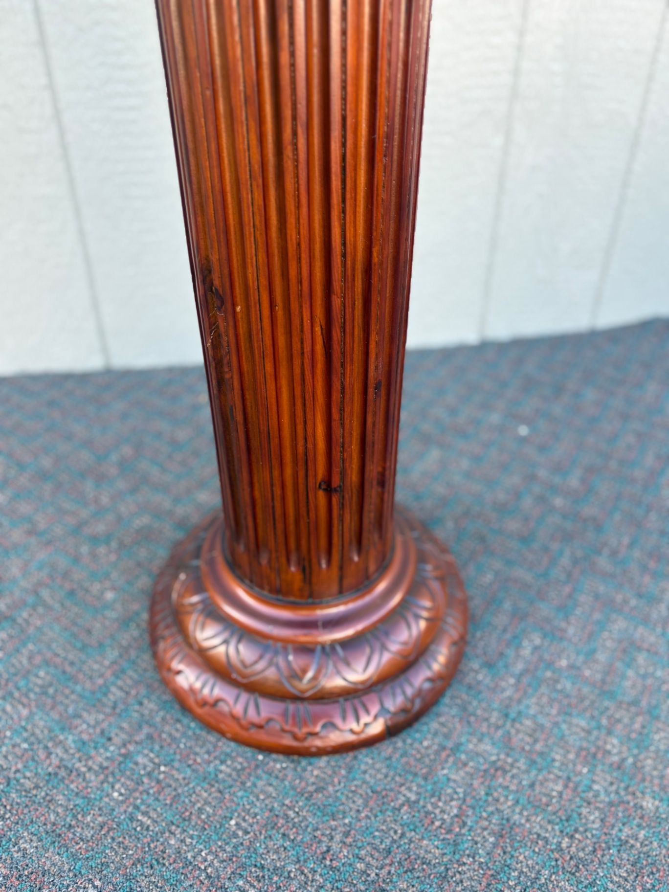 67416 Marble Top Decorative Pedestal with Carved Resin Column