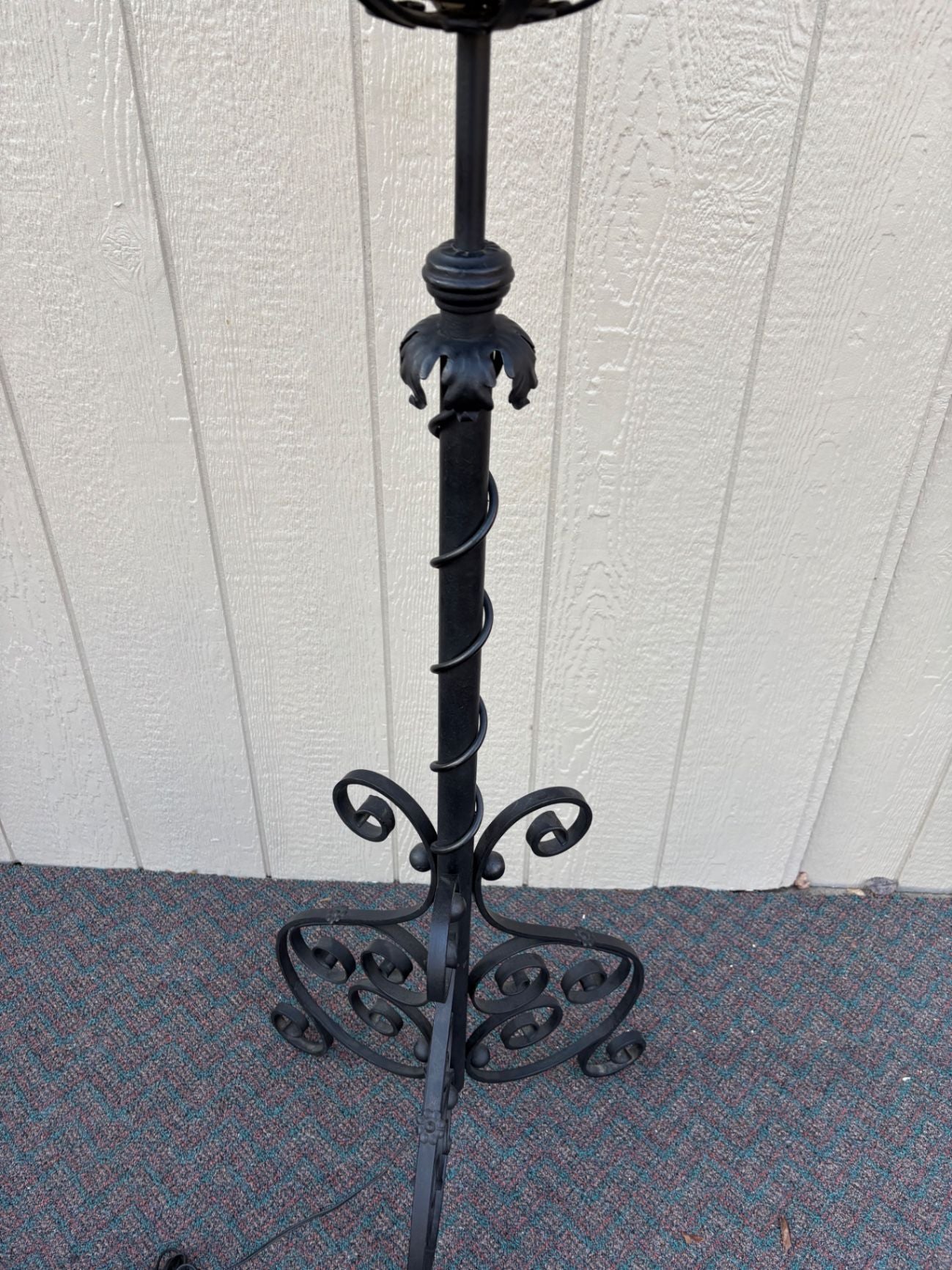 67400  Antique Victorian Wrought Iron Floor Lamp with Brass Font