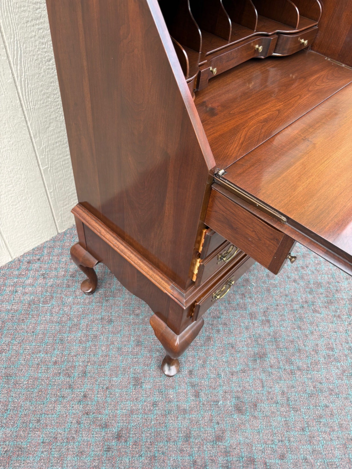 Ethan Allen Queen Anne Style Secretary Desk with Hutch Cabinet