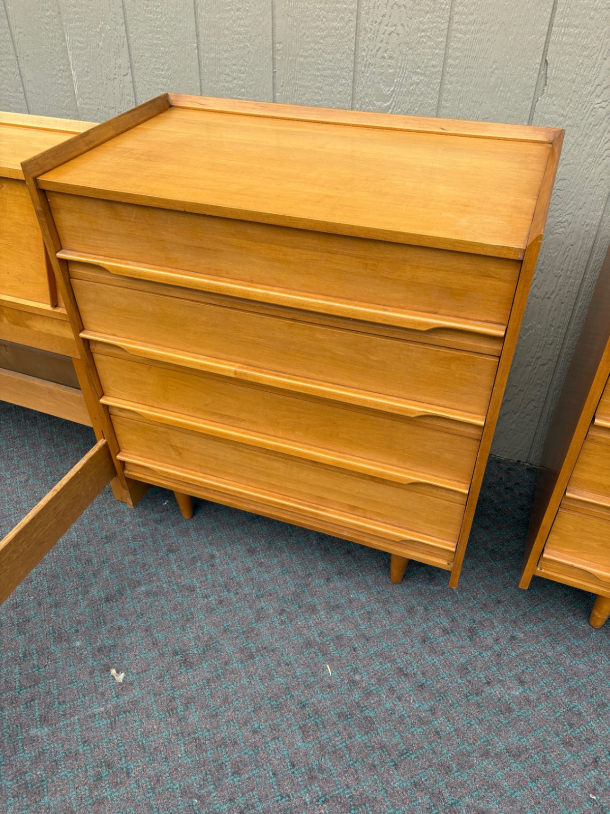 68148  Mid-Century Modern Crawford Bedroom Set with Mirror and Bed Frame
