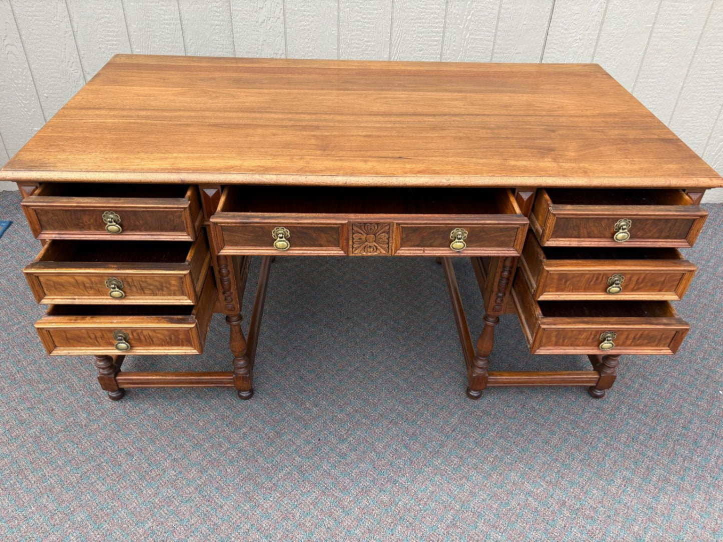 67611  Antique Executive Desk, Traditional Style in Solid Wood