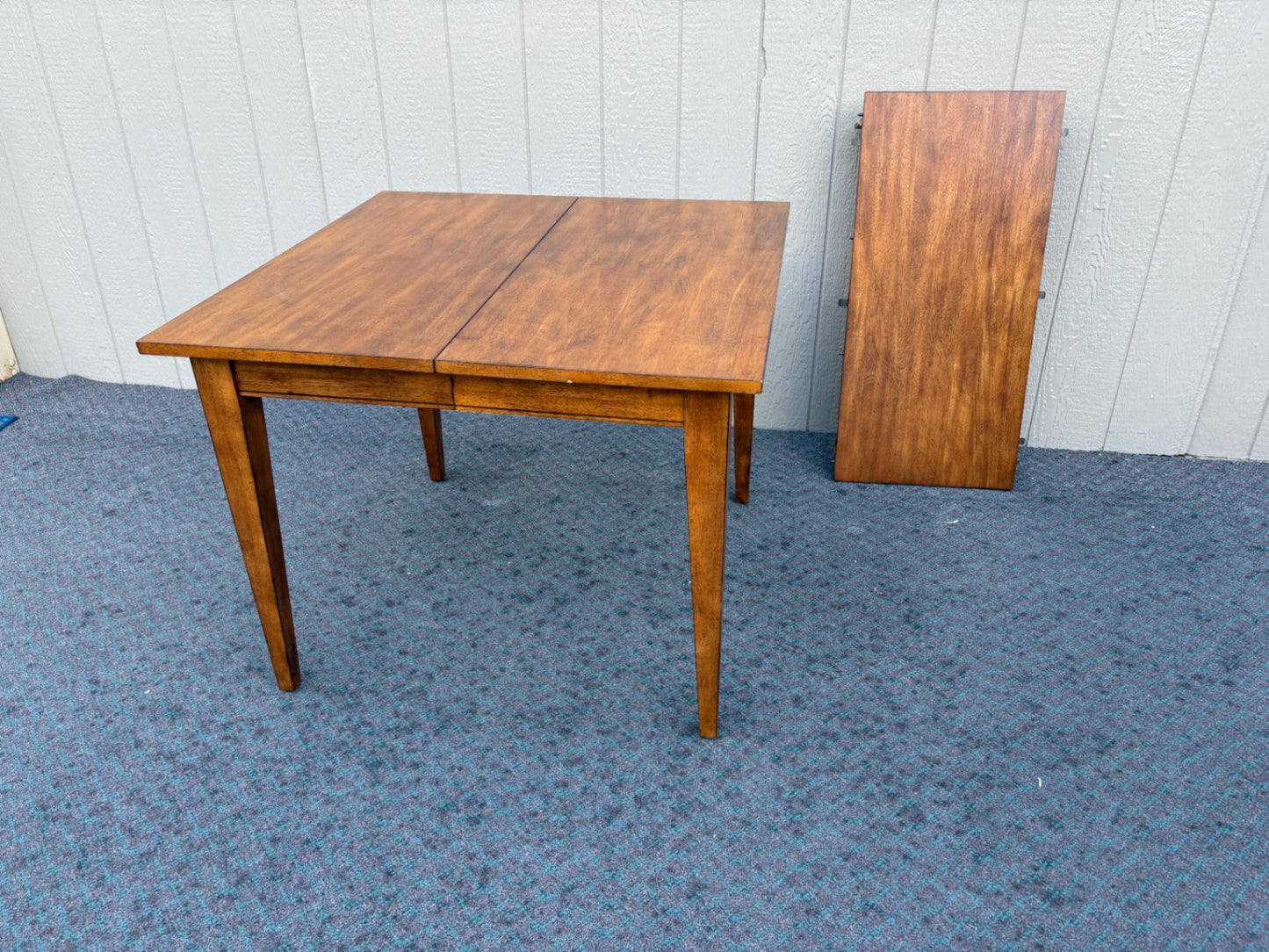 Ethan Allen Dining Table and 4 Chairs Set in Mid-Century Style