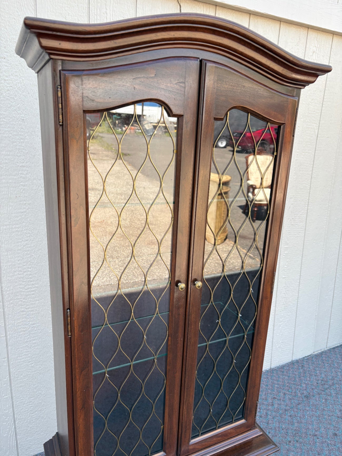 67900  Ethan Allen Traditional Mahogany Curio Cabinet with Glass Doors