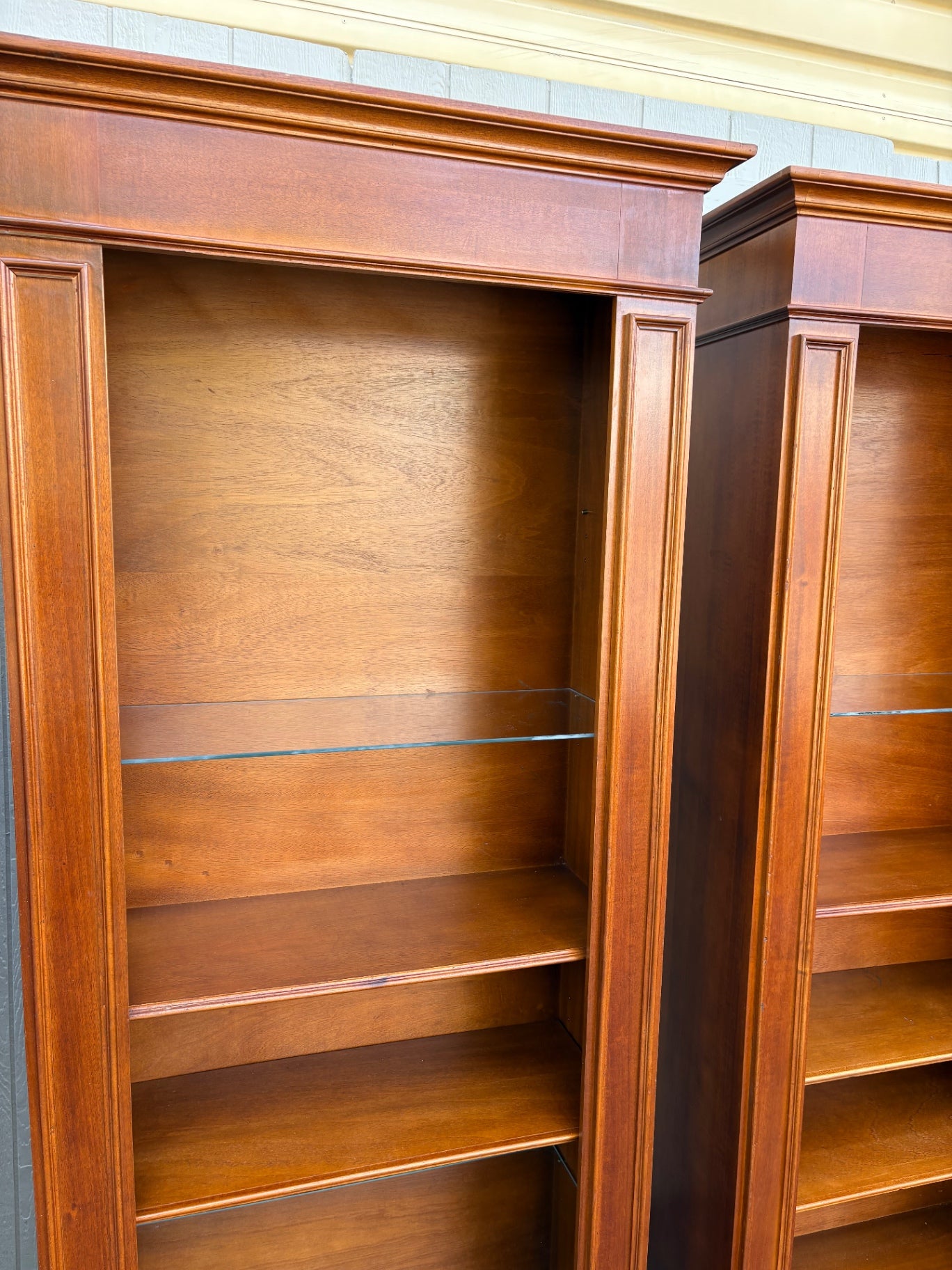 67748  Elegant Set of Three Classic Mahogany Bookcases with Adjustable Shelves