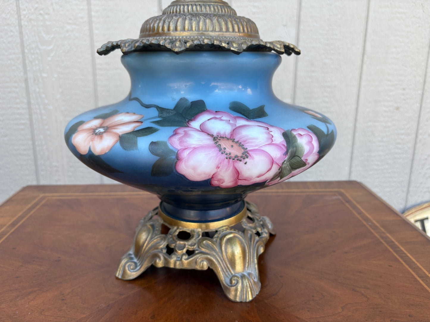 67792 Antique Gone with the Wind Lamp, Hand-Painted Floral Glass