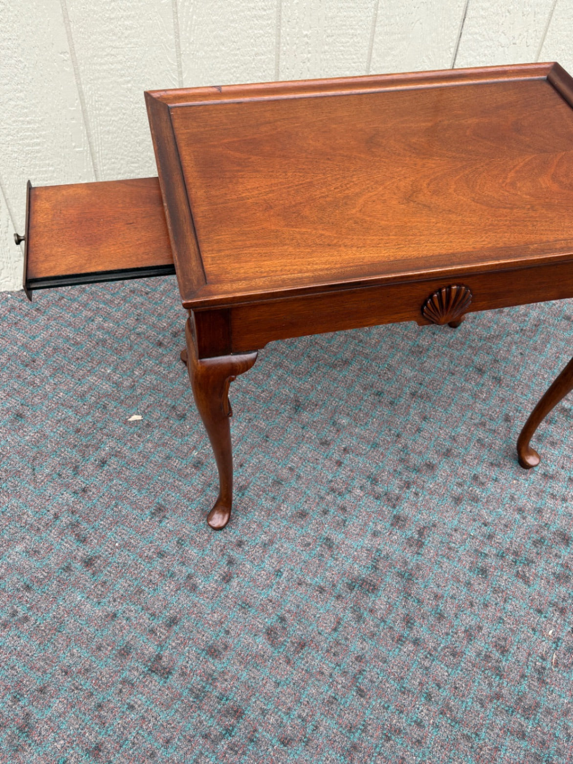 67929 Queen Anne Style Mahogany Tea Table with Slide-Out Trays