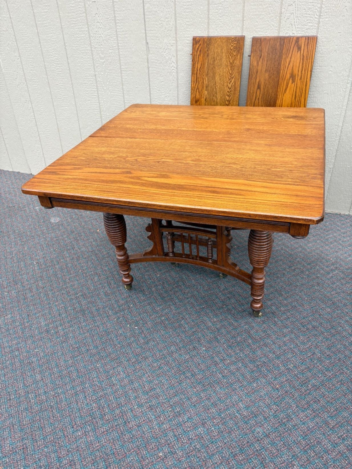 67627 Victorian Oak Dining Table with Turned Legs and Leaves