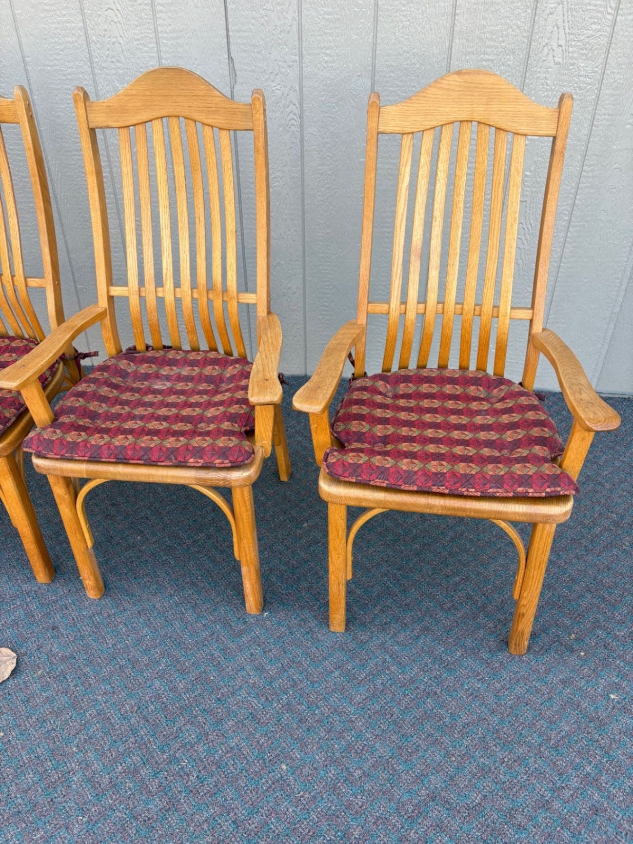 67633 Set of 4 Oak Dining Chairs with Cushions, Vintage Slat-back Design