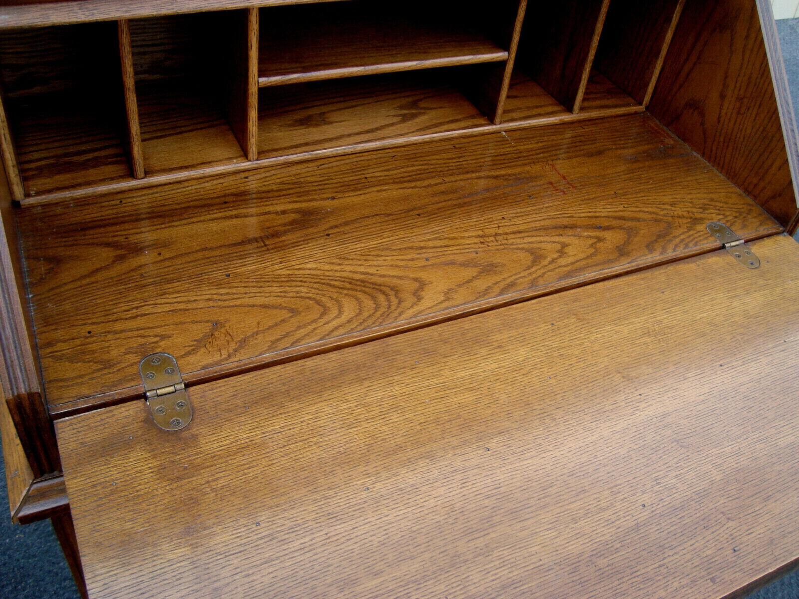 61765  Oak THOMASVILLE 2 Pc  Secretary Desk w/ Bookcase Top