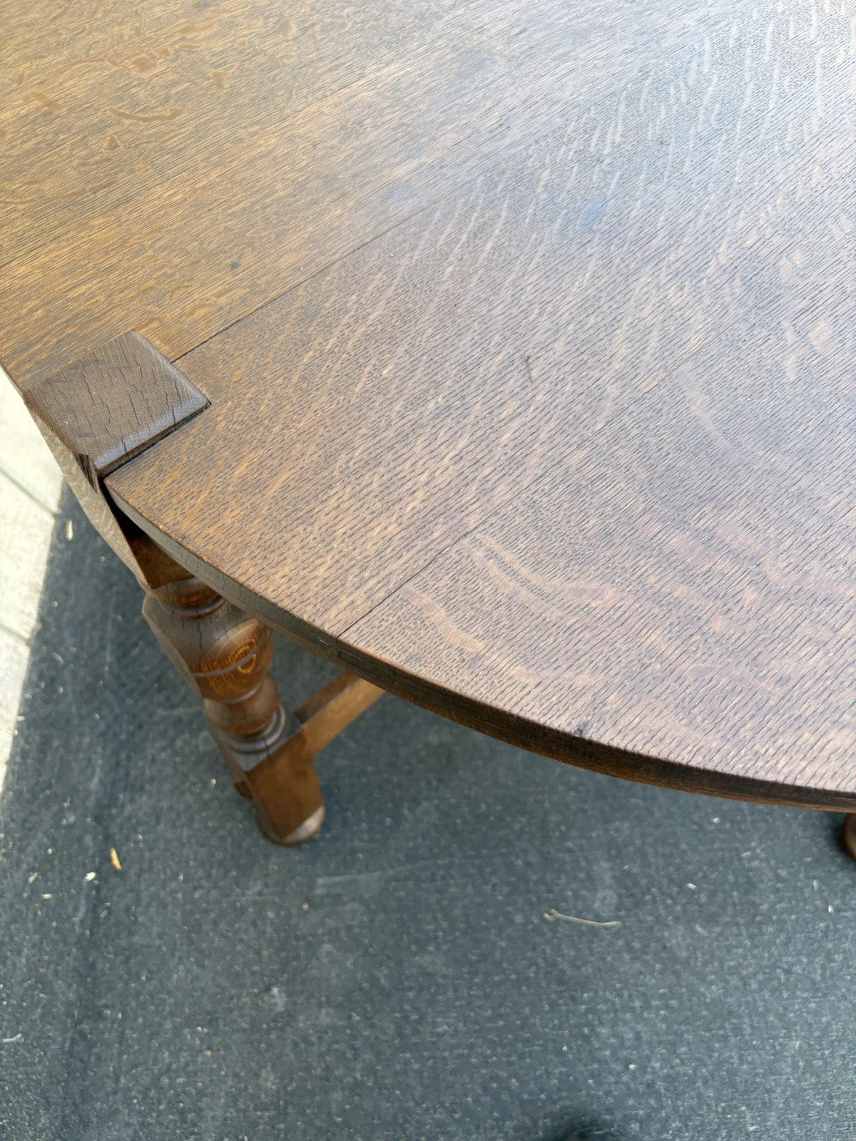 66884 QUAINT Stickley Round Dining Table Foyer Stand