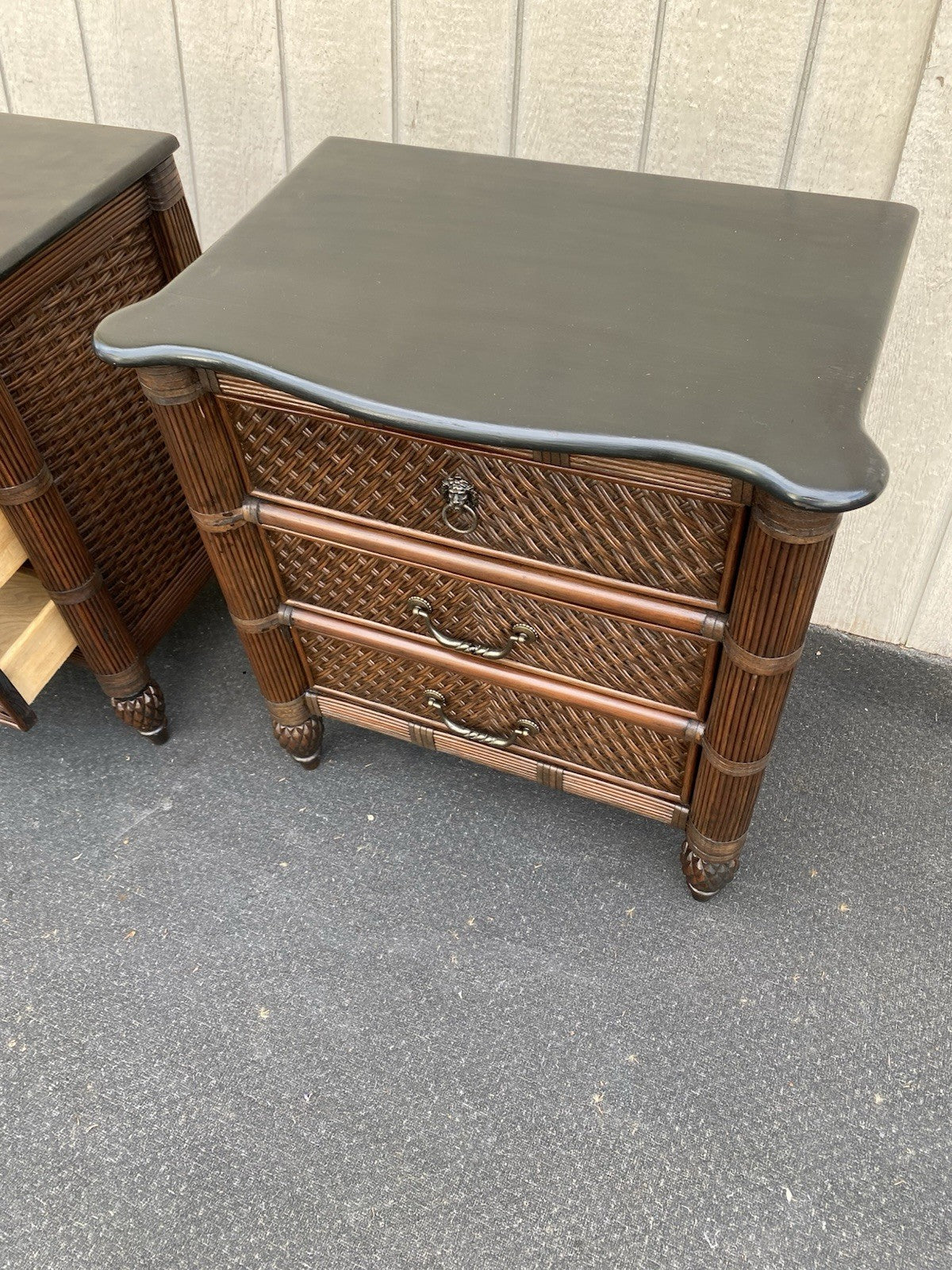 66651   Pair LEXINGTON Furniture Nightstand End Table Stand s