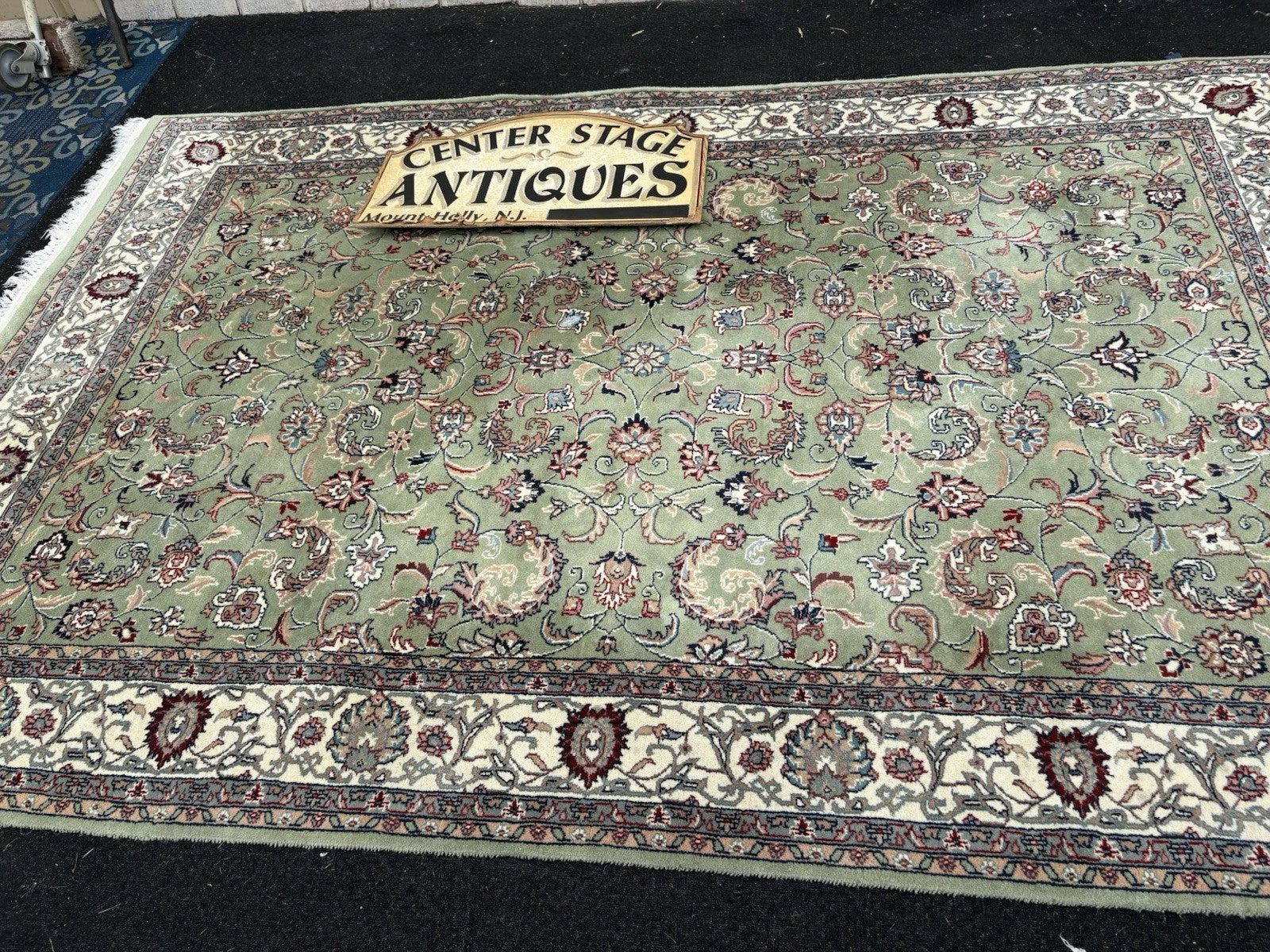 RUG 10: Oriental Carpet Rug SIZE 9' 6" x 6'