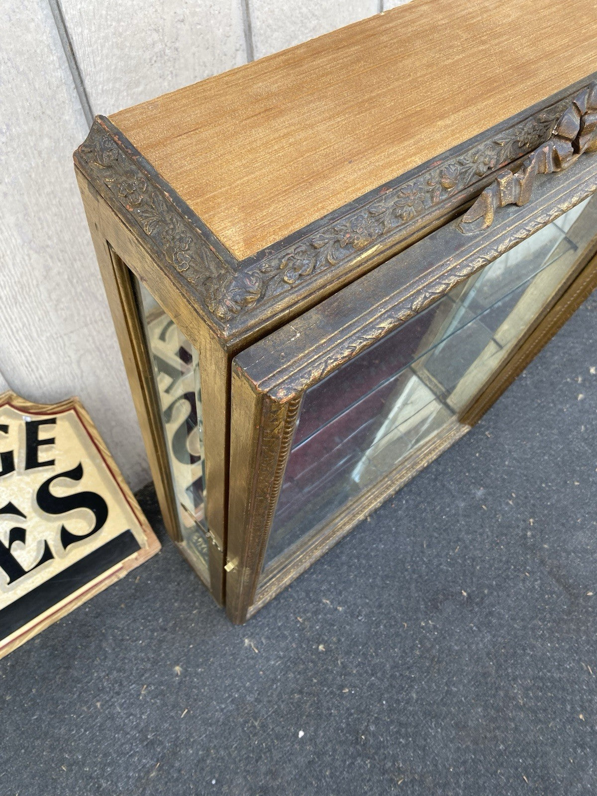 66543    Gold Decorator Whatnot Wall Shelf Spoon Holders on Back