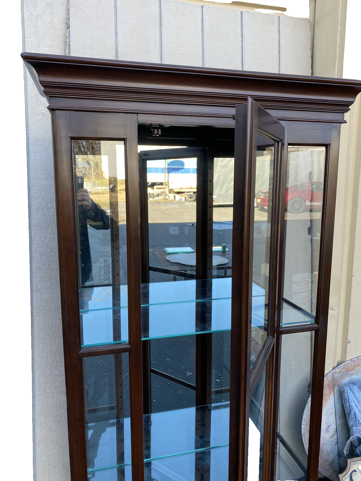BN 03: Curio China cabinet