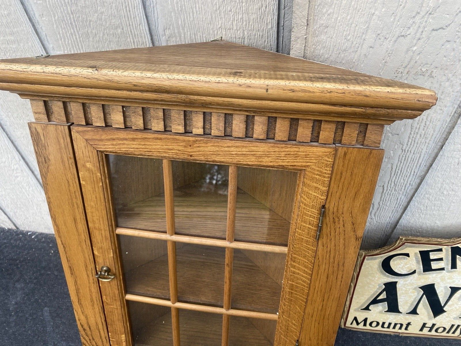 64451 Oak Corner Wall Hanging Shelf Cabinet