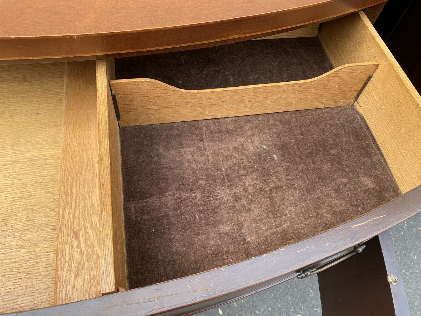 56898 KITTINGER 17685  Large Mahogany Pencil Inlaid Buffet Sideboard Server