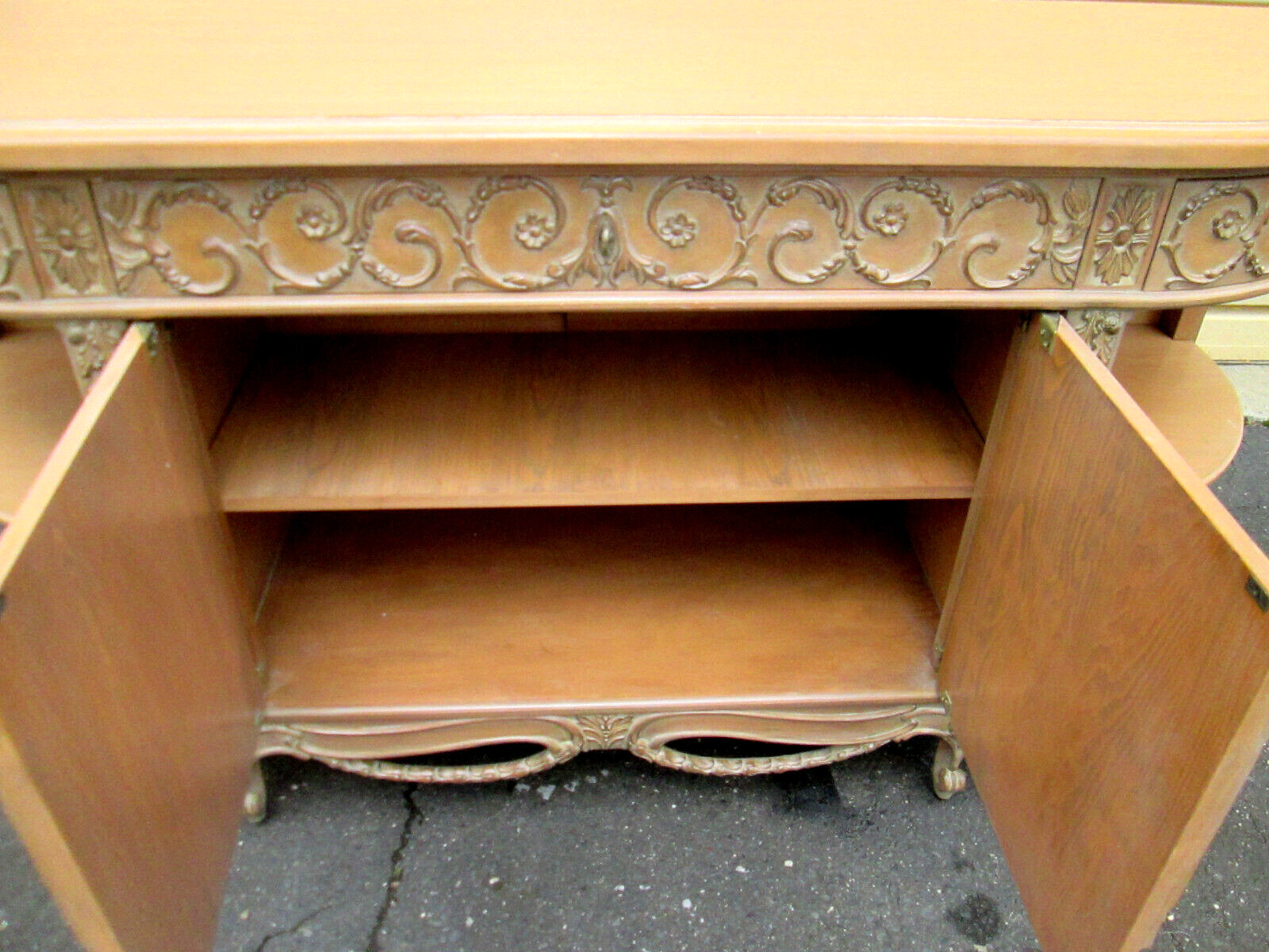 58310  ROSSI BROTHERS CUSTOM CABINET MAKERS PHILADELPHIA CARVED SERVER CABINET